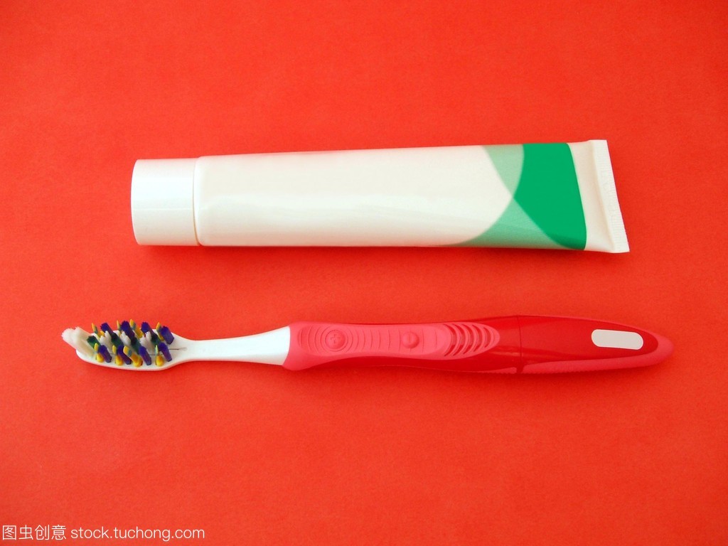 牙膏與牙刷 守護(hù)口腔健康的雙重衛(wèi)士